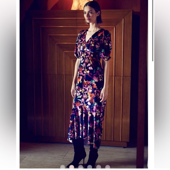 Miss Los Angelo’s floral velour dress - Picture 4 of 4